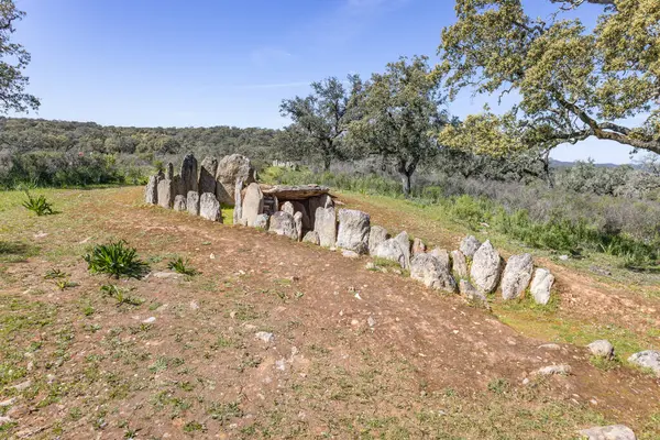 Gabrieles dolmen kompleksinin bir parçası olan de la Encina, Huelva ili Valverde del Camino belediyesinde, Endülüs, İspanya