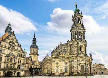 Dresden Katedrali ya da Kutsal Üçleme Katedrali, Saksonya Kraliyet Mahkemesi Katolik Kilisesi, Alman Katholische Hofkirche, Dresden Katolik Katedrali 'dir.