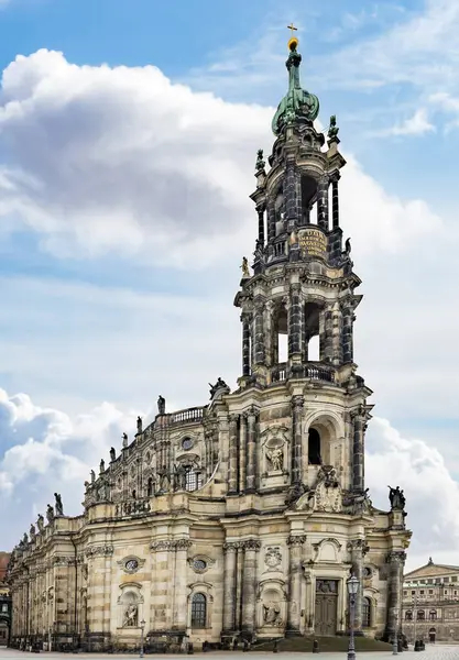 Dresden Katedrali ya da Kutsal Üçleme Katedrali, Saksonya Kraliyet Mahkemesi Katolik Kilisesi, Alman Katholische Hofkirche, Dresden Katolik Katedrali 'dir.