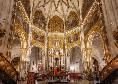 Almeria, İspanya - 12 Nisan 2025: İspanya 'nın Almera kentindeki 