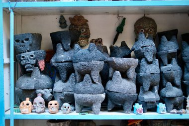 Mexico City, CDMX, Meksika... 19 Şubat 2025: elle oyulmuş Volkanik Taş Molcajet 