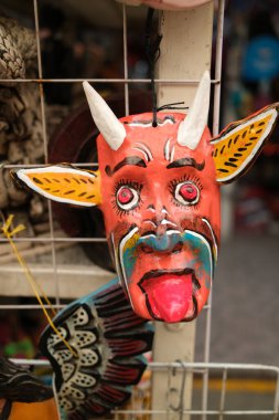 Mexico City, CDMX, Meksika - 19 Şubat 2025 El Boyalı Şeytan Maskesi Halk Sanatı Tarzı 