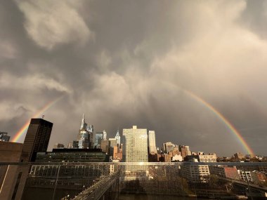 Uğursuz Bulutlu Kısmi Gökkuşağı (Philadelphia, Pennsylvania, ABD)