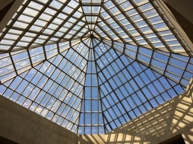 New York, New York, USA- 11 Nisan 2017: Mimari Skylight Met Müzesi