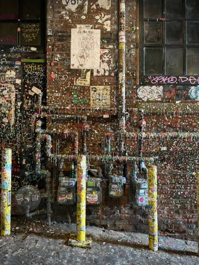 Seattle, Washington, ABD - 6 Temmuz 2021 Seattle Gum Duvar Boruları ve Graffiti