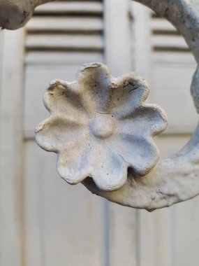 Eski metal kapı kolu