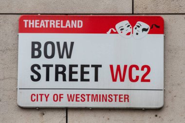 Westminster, Londra 'daki Bow Street WC2' nin sokak tabelası..
