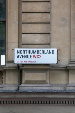 Westminster, Londra 'daki Northumberland Bulvarı sokak tabelasının yakınında..