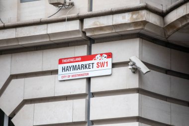 Westminster 'daki Haymarket SW1 için sokak tabelası. Tiyatro alanını vurgula.