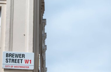 Westminster, Londra 'da Brewer Caddesi için bir tabela..