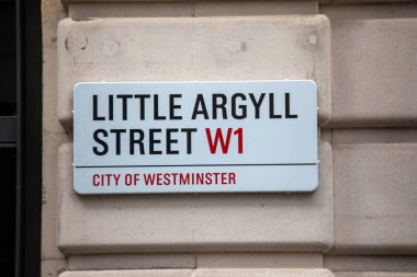 Westminster, Londra 'daki Little Argyll Sokağı sokak tabelası..