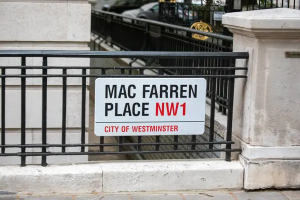 Londra, Westminster 'daki Mac Farren Place, NW1 için sokak tabelası..