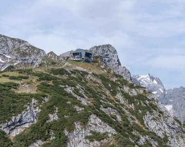 Zugspitzregion 'deki güzel Alman Dağları - Alpspitze. Yüksek kalite fotoğraf