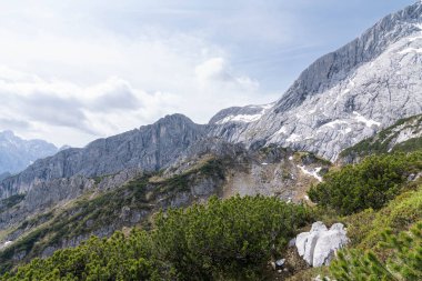 Zugspitzregion 'deki güzel Alman Dağları - Alpspitze. Yüksek kalite fotoğraf