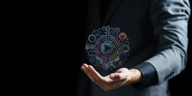 İşadamı Ok jest gösterilen takım elbiseli