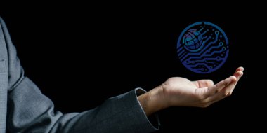 Küresel ticaretin sembolü olan küreyi elinde tutan iş adamı