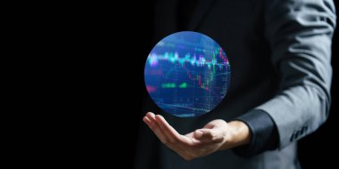 Borsa grafiğinin arka planında sanal gerçeklik arayüzü kullanan takım elbiseli ve gözlüklü iş adamı. Borsada borsa..
