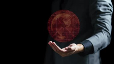 Gezegen küresi tutan bir iş adamı, iş konsepti