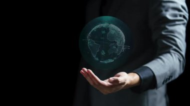 Dünya gezegenini elinde tutan iş adamı. küresel teknoloji ve sosyal medya kavramı. Bu görüntünün unsurları Nasa tarafından desteklenmektedir