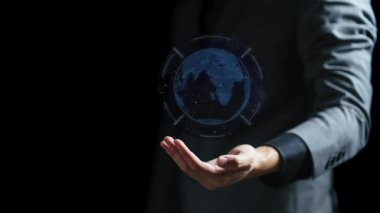 Siyah takım elbiseli iş adamı