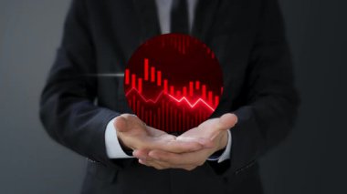 İş adamı yüreğiyle çizer.