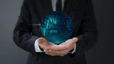 İş adamının eli tablet ekranı, iş teknolojisi kavramını gösteriyor