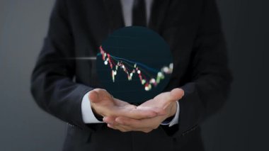 Dijital tablo tutan işadamı