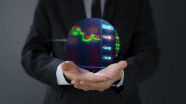 Finansal tablet kullanan işadamı