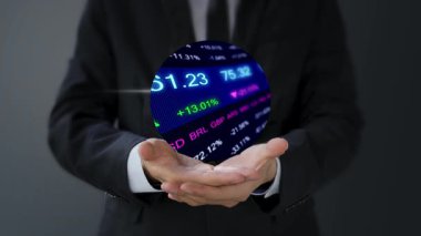 iş ellerinin dijital tablet, hisse senedi kurları, ticaret konsepti