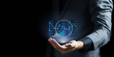 İş adamı sanal ekrana dokunuyor. iş teknolojisi kavramı