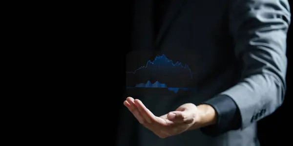 iş eli sanal ekrana dokunuyor