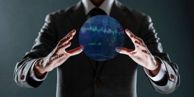 Dünya 'yı tutan iş adamlarına yakın çekim