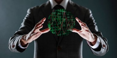 Elinde sanal bir el yansıması olan bir iş adamı. iş kavramı