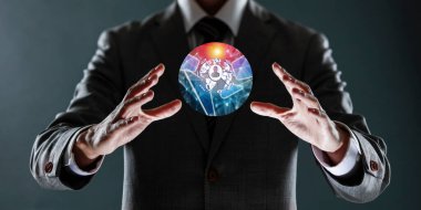 Küre ve top 3 boyutlu işlemeli iş adamı