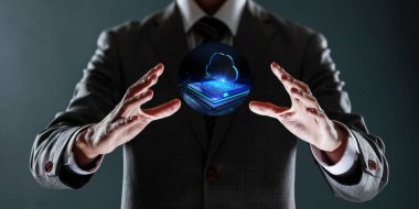 Parlak ağ bağlantısı olan iş adamı