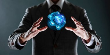 3 boyutlu küresel bağlantı kavramını elinde tutan iş adamı