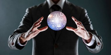 Avucunda dijital küresi olan bir iş adamı. Karışık medya. karışık ortam