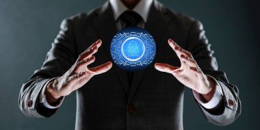 İşadamı parmağıyla dijital küre hologramını kullanıyor.