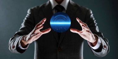 Küresel bağlantı hologramına sahip iş adamı 3 boyutlu görüntüleme