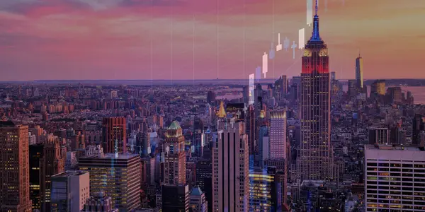 Günbatımında New York City silueti, ABD