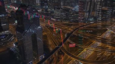 Hong Kong şehrinin gökyüzü ve gece saatinin yukarıdan görünüşü.