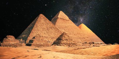Gece Mısır Piramidi