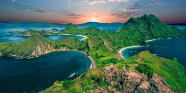 bir uçurumdan panorama, gün batımı manzarası.
