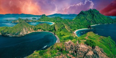 Deniz kıyısının güzel manzarası.