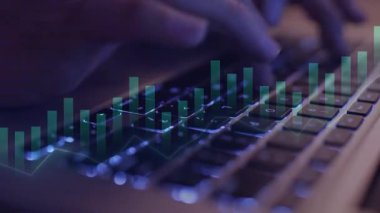 Borsa grafiğinde bir dizüstü bilgisayarı grafikle yazmak