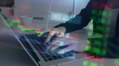 Bilgisayar ter ve forex grafik hologram çiziminde iki kez işkadını yazarken görülmüş. finansal analiz kavramı.