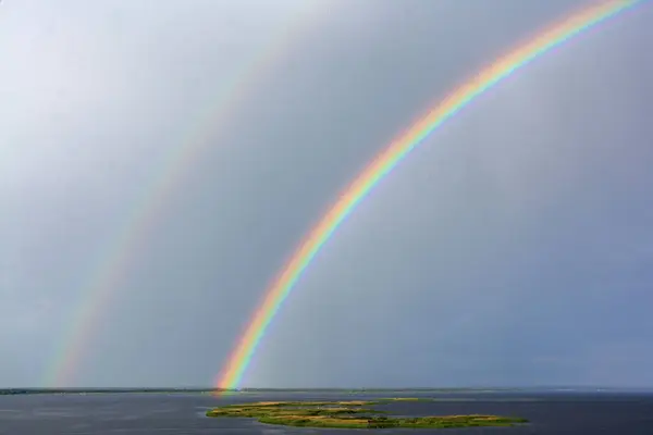 Çift gökkuşağı Nehri