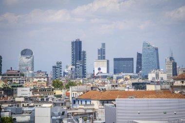 Milano, İtalya 'nın panoramik şehir manzarası