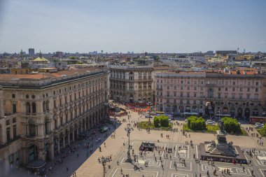 Galleria Vittorio Emanuele II ile İtalya 'daki Piazza del Duomo