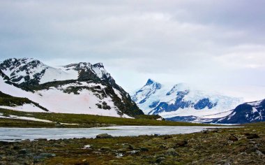 Dağların güzel manzarası
